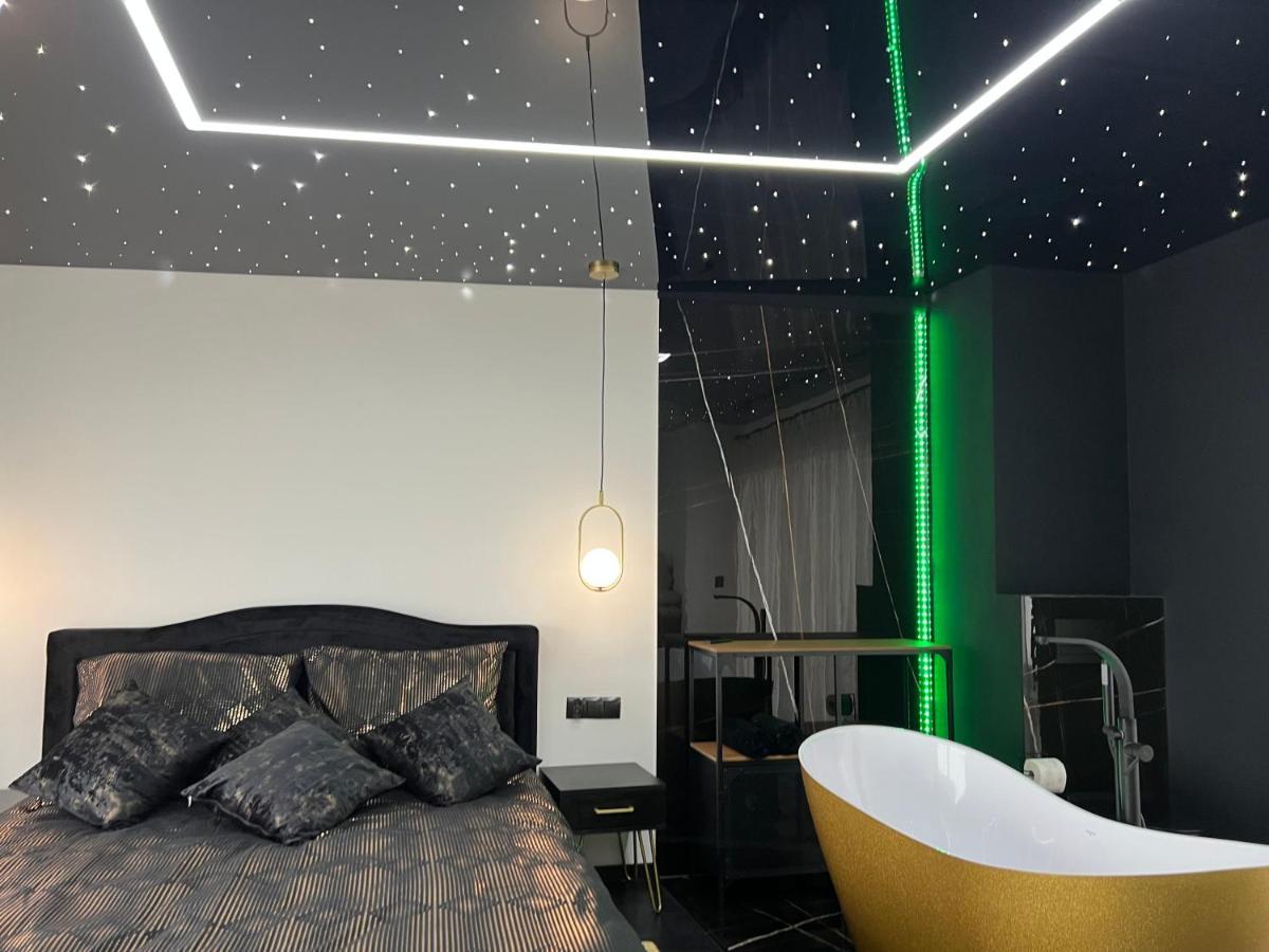 Apartament Premium Ze Zlota Wanna W Sypialni Widok Na Morze Dyskretny Taras Z Lozkiem - Baltyckie Sarbinowo 18 Kültér fotó